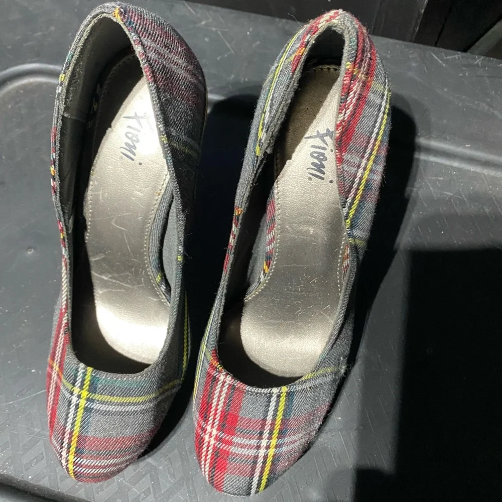 pumps - Picture 3 of 3